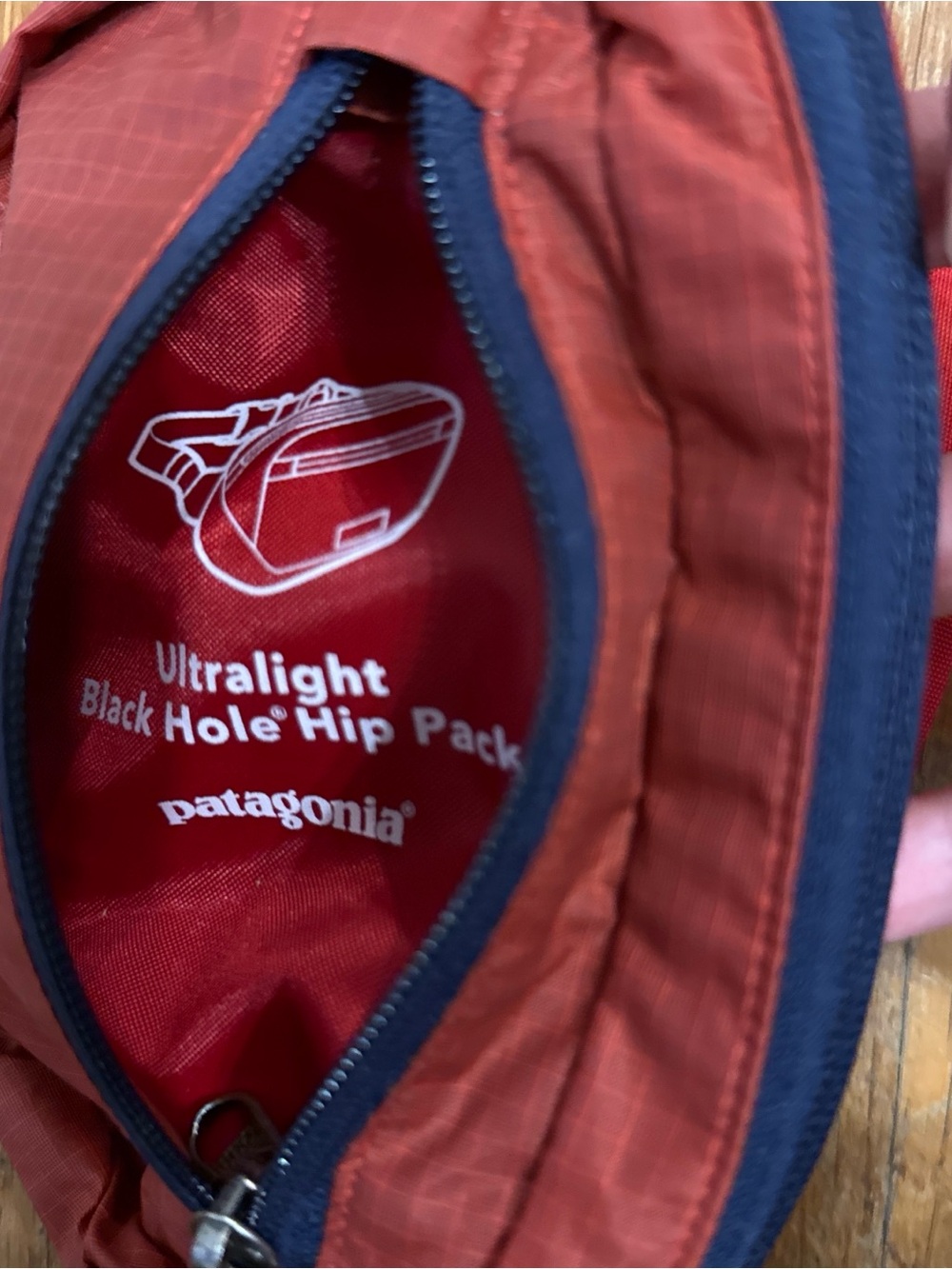 Patagonia Red and Navy Hip Pack - Picture 6 of 6
